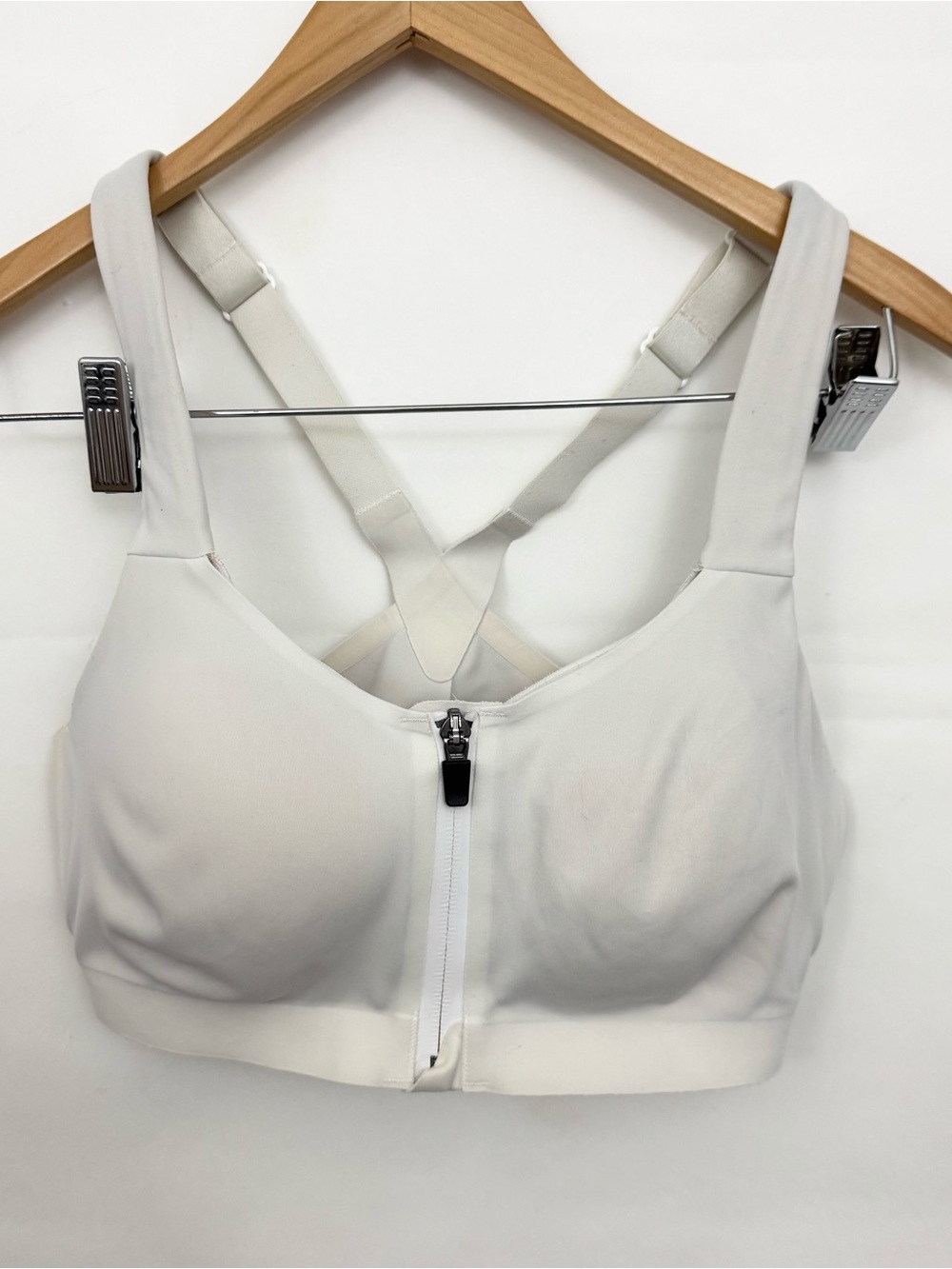 Victoria's Secret Incredible Knockout Ultra Max Sports Bra White 34D